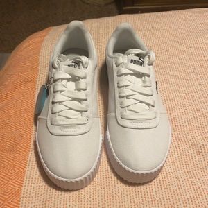 White and black Carina Summer Platform sneaker.